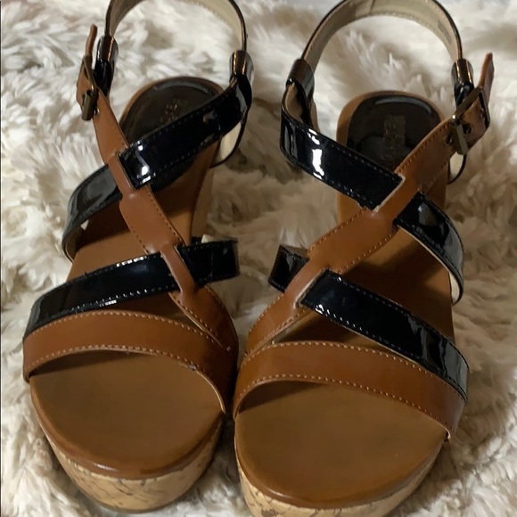 Kenneth Cole Reaction Action Doll Sandals - NWOT - Picture 2 of 8